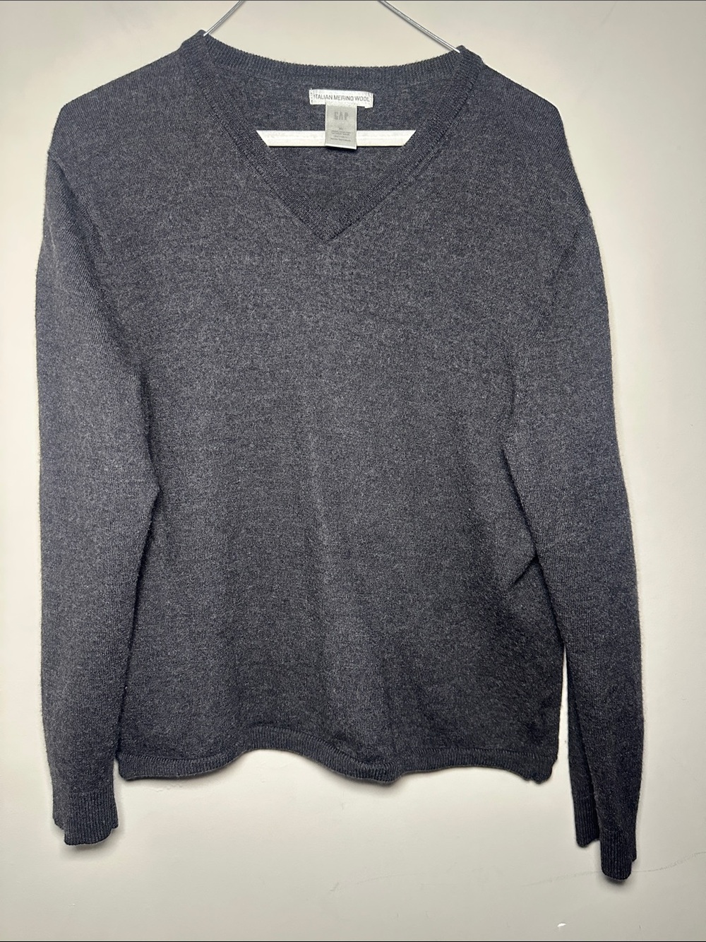 GAP women’s Italian merino wool Charcoal V-Neck Sweater